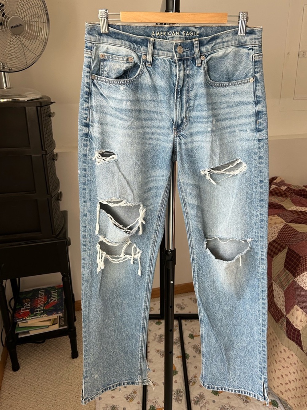 American Eagle Low Rise Baggy Straight Jeans Distressed Women’s 6